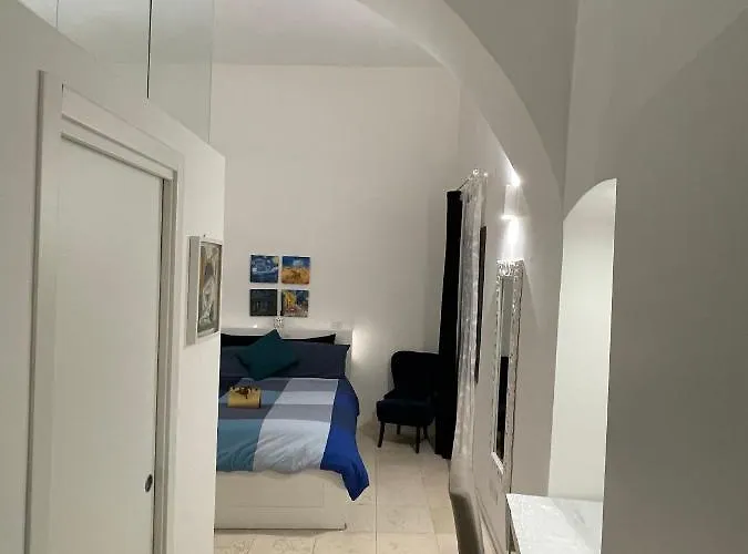 Arco Di Levante בארי